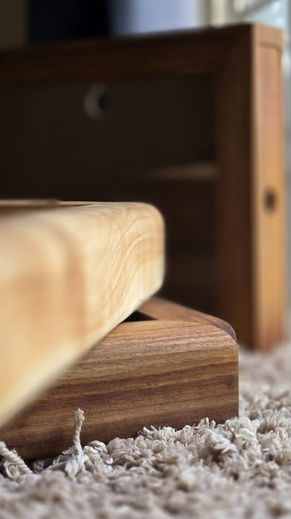 Kids Artwork Frame with Monthly Cards – Top-Opening Wooden Children’s Art Display (A4 / 8.5×11)