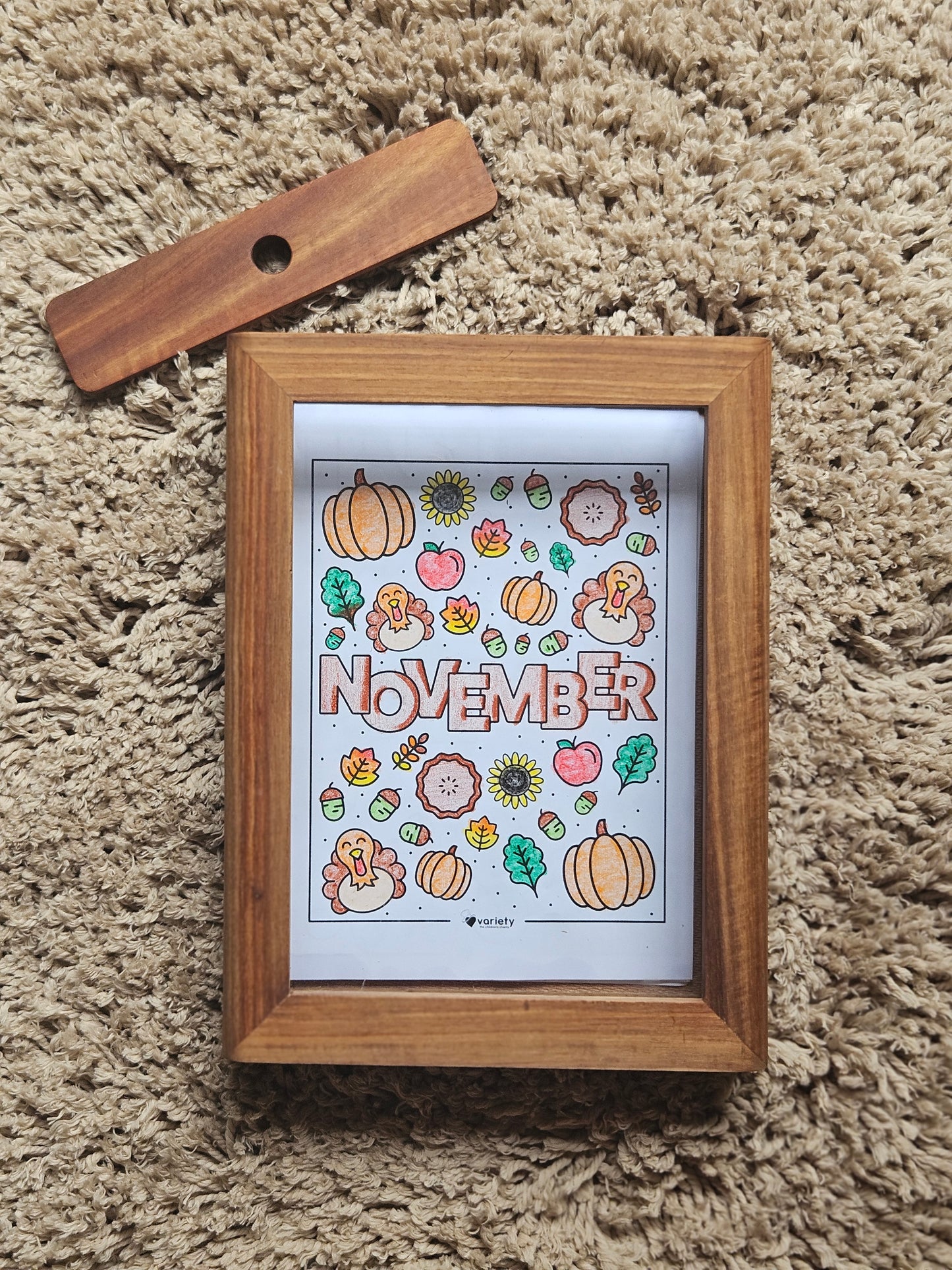 Kids Artwork Frame with Monthly Cards – Top-Opening Wooden Children’s Art Display (A4 / 8.5×11)